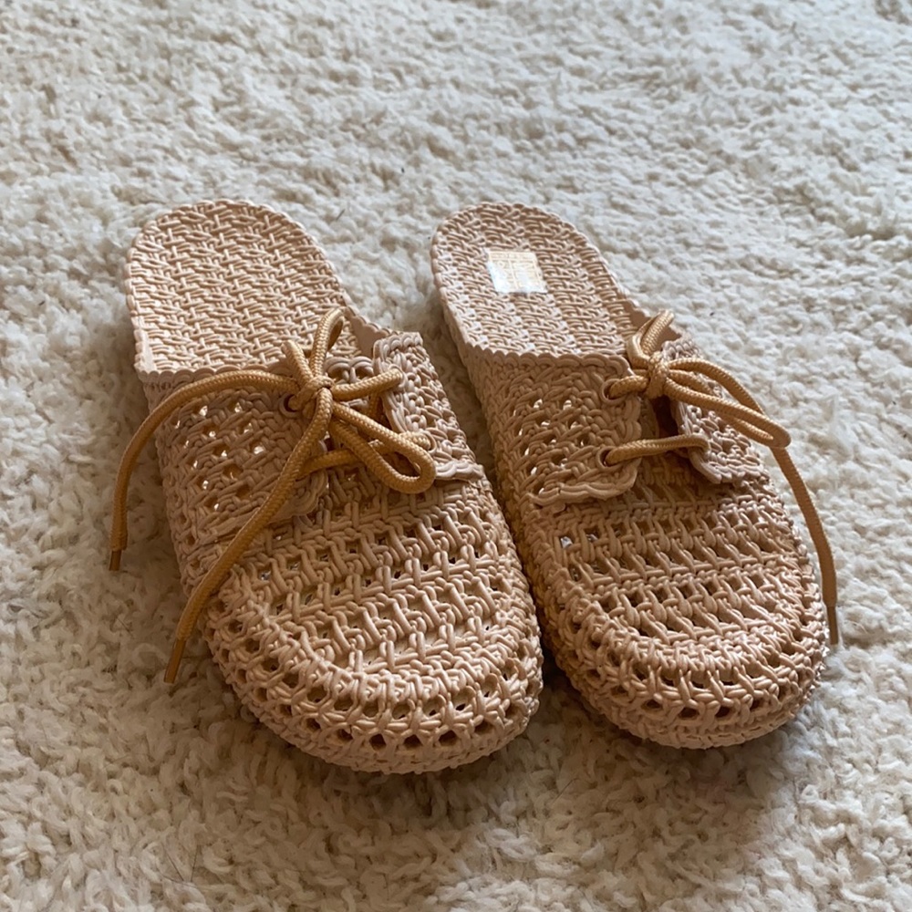 5/$20 New slip on shoes